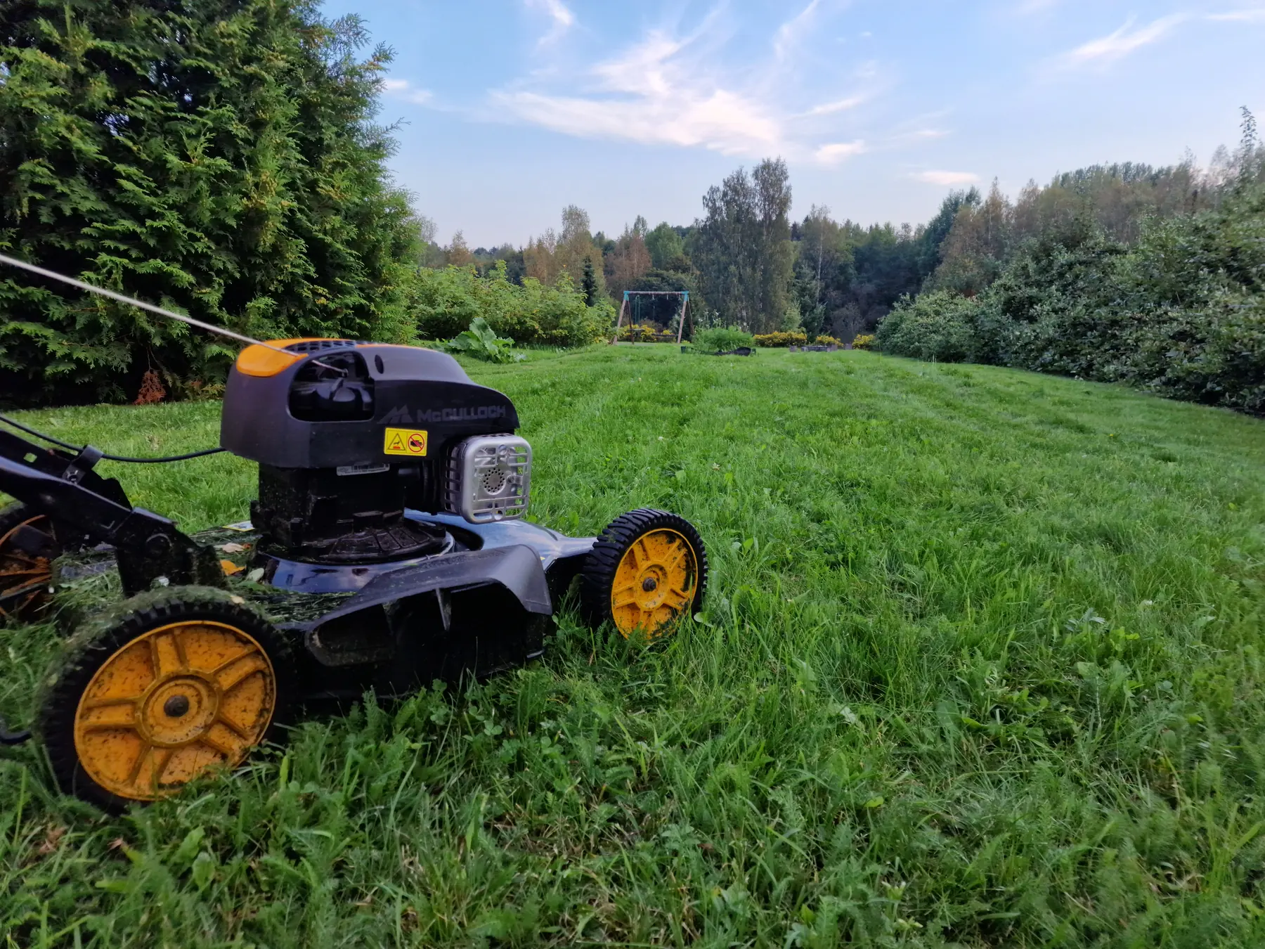 Kiinteistönhoito ja nurmikonleikkuu